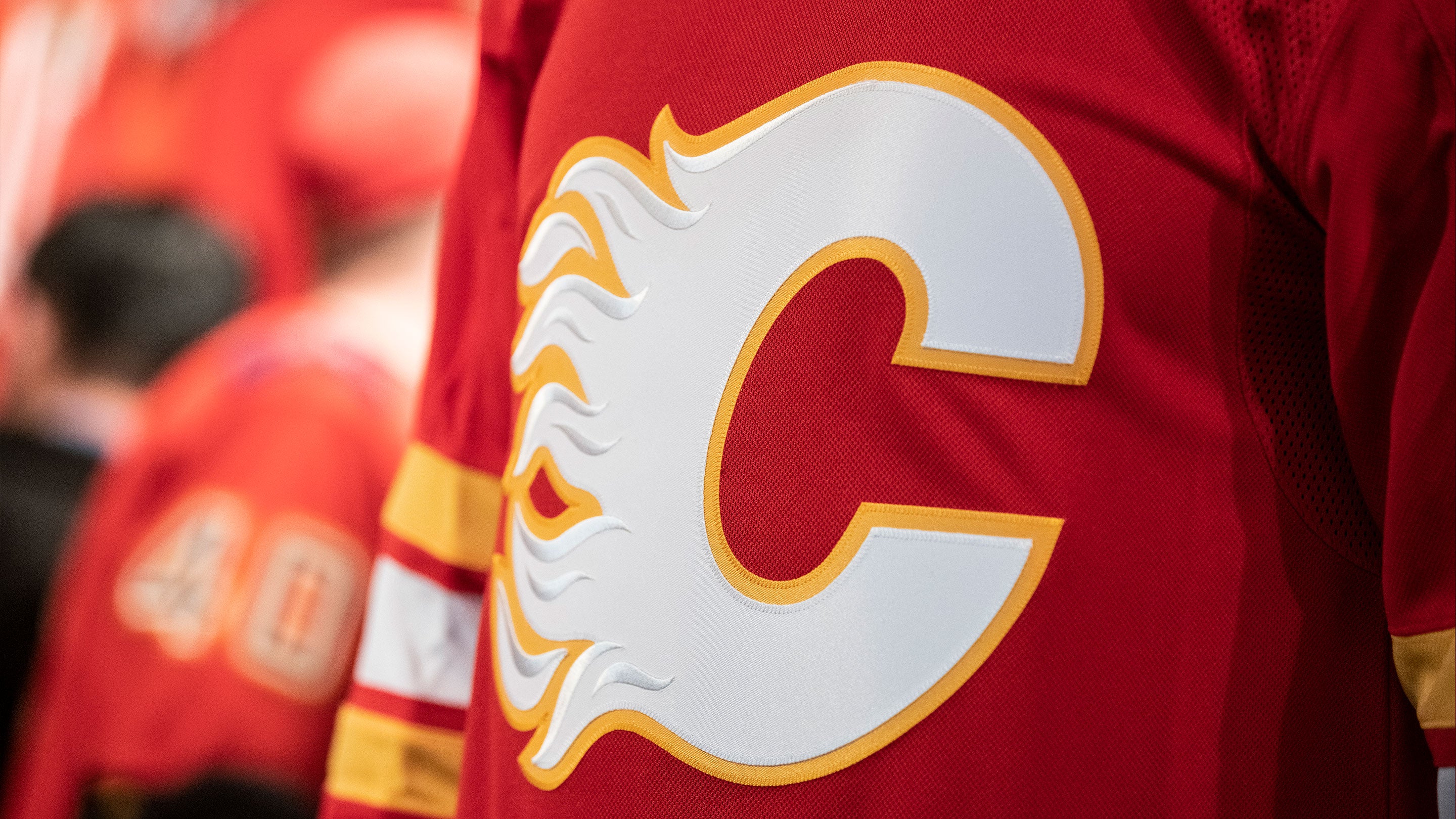 LNH - T-shirt Matthew Tkachuk des Flames de Calgary pour enfants (tout-petits) (HK5T1HAADH01 FLMTM LNH - T-shirt Matthew Tkachuk des Flames de Calgary pour enfants (tout-petits) (HK5T1HAADH01 FLMTM