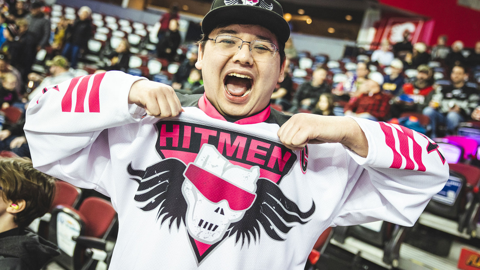 Three Count: WHL's Calgary Hitmen Complete Trilogy of Bret Hart Jerseys –  SportsLogos.Net News